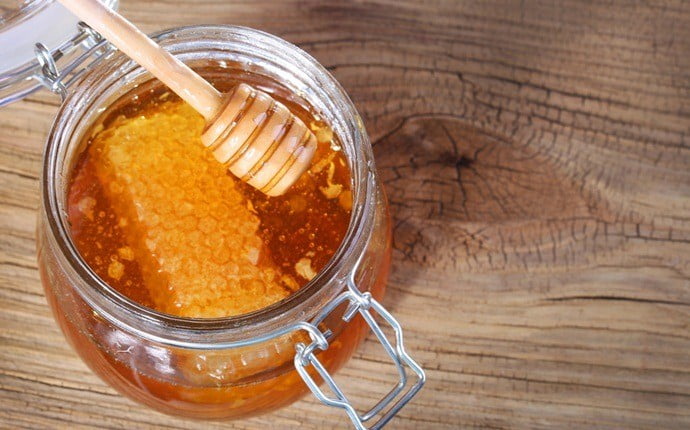 Ingrédients du masque anti-acné au miel et à l’aspirine