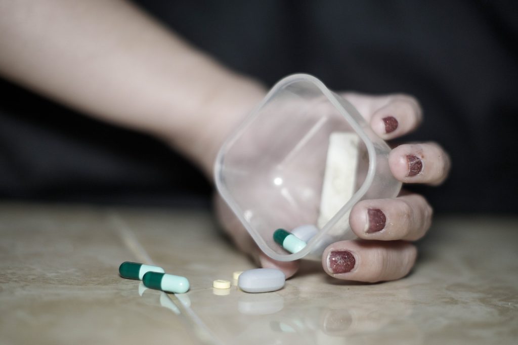 Traitement acné kystique : Top 10 options médicales efficaces ! Traitement acné kystique rétinoïdes topiques