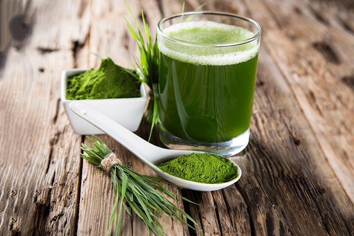 Rosacée traitement naturel : 8 remèdes efficaces remèdes naturels contre la rosacée : herbe de blé chlorella spiruline en poudre