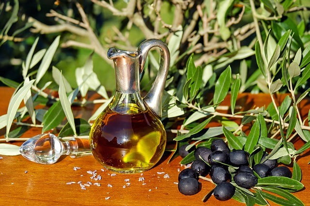 acné dos huile d'olive