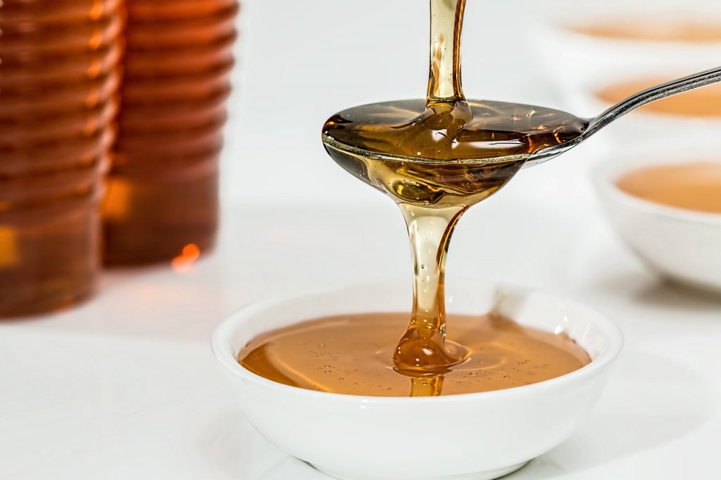 Piqûre de bourdon remède de grand-mère : miel