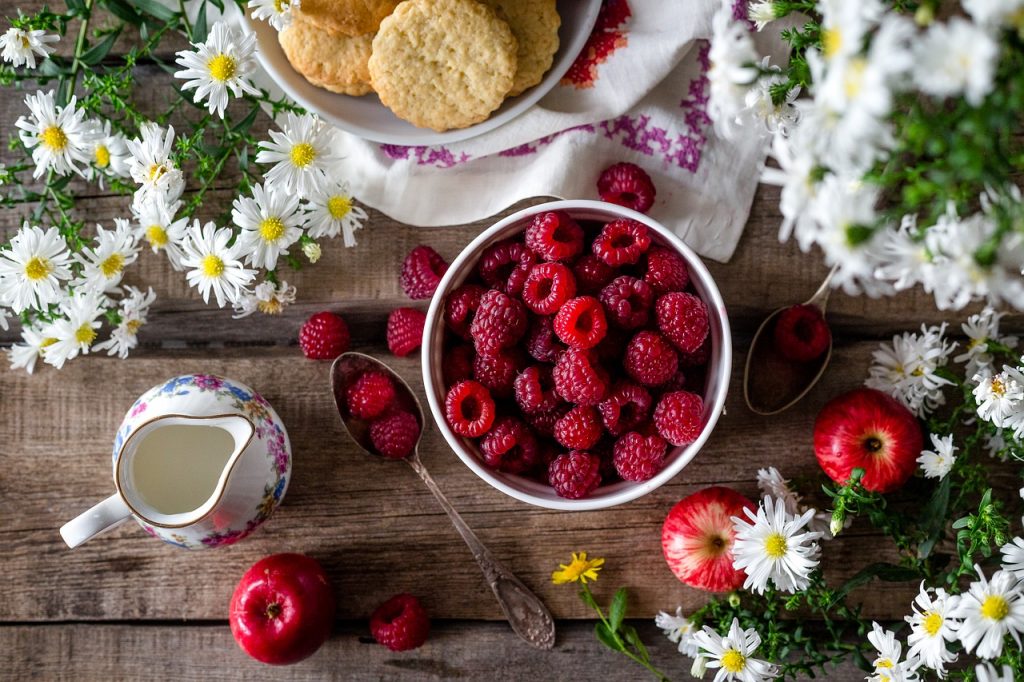 Pour avoir une belle peau, optez pour un petit-déjeuner sain, coloré et varié Pour avoir une belle peau, optez pour un petit-déjeuner sain, coloré et varié
