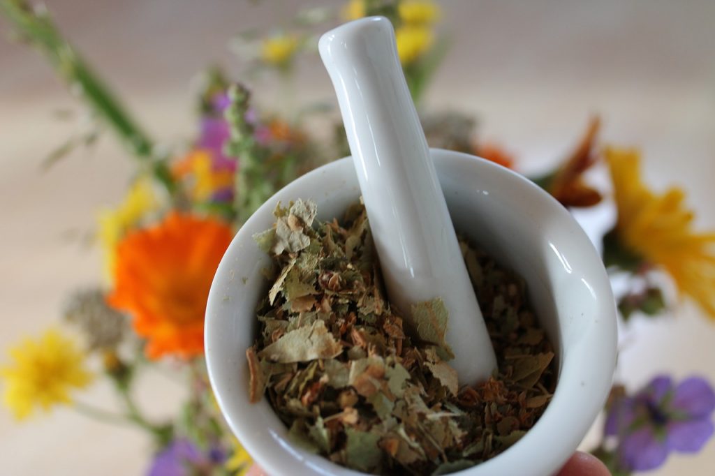 Comment soigner un rhume rapidement et naturellement Comment soigner un rhume avec des aliments naturels et des boissons chaudes