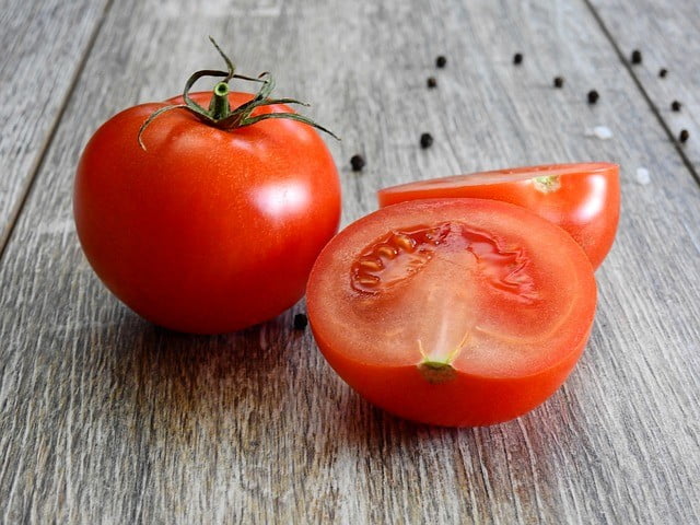 La tomate pour blanchir la peau en une semaine naturellement et efficacement